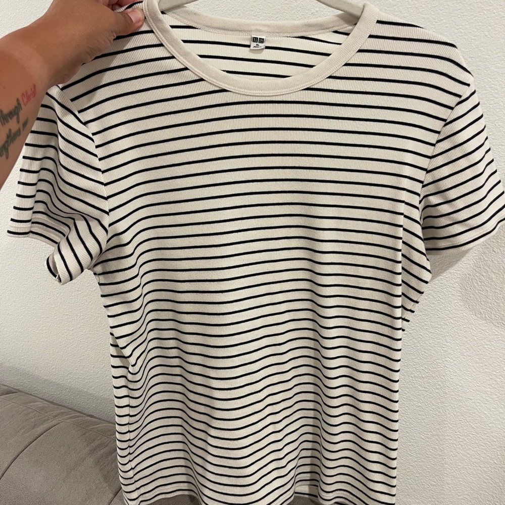 Uniqlo Black and Cream Striped Short Sleeve Tee